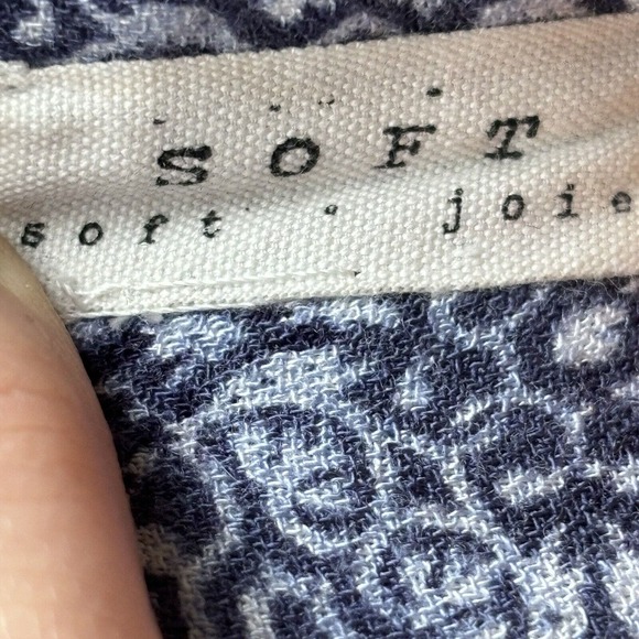 Soft Joie Top Sz M Blue Abstract Print Button Down Shirt Asymmetrical Womens - Picture 4 of 9